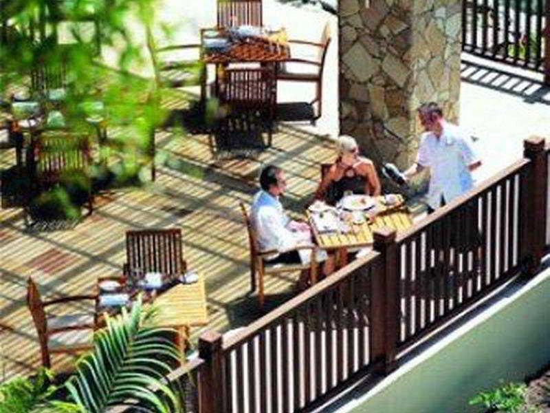 Pullman Palm Cove Sea Temple Resort & Spa Exterior foto